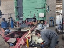 Станок для ремонта грузовиков